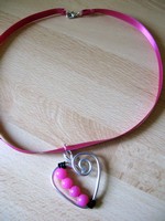 Collier coeur rose avec tour de cou en organza (6€)