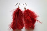 Boucles d'oreilles plumes rouges: 5 € soldées 2,50 €