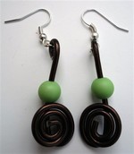 Boucles d'oreilles marron et anis: 5 €