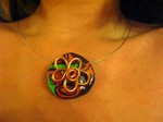 Collier cable fin, pendentif fimo et fleur alu (5€