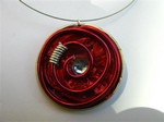Collier cable fin capsule rouge, strass et fil alu rouge