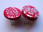 Boucles d'oreilles clou rouge feuille d'argent: 5 €