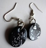 Boucles d'oreilles fimo noire et feuille d'argent : 5 € soldées 3 €