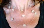 Collier triple rangs perles cubes cristal craquelées