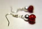 Boucles d'oreilles perles rouges craquelées