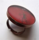 Bague résine support réglable lutin rouge brique