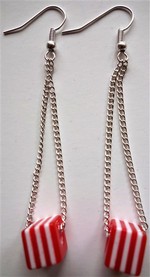 boucles d'oreilles perle cube rouge