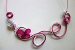 Collier papillon fuchsia et blanc