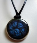 Collier prisme bleu nuit